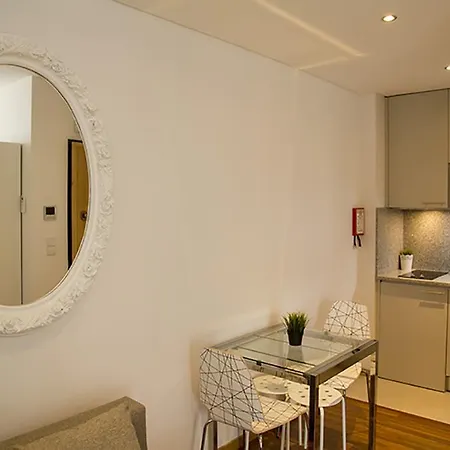 Clerigos View Apartmán *